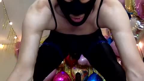 Snapshot of handsomealfie chatting on July 8, 10:25 pm HandsomeAlfie online show from July 8, 10:25 pm