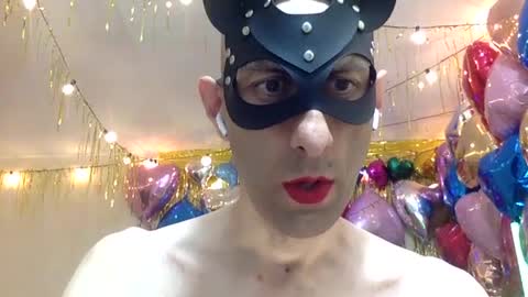 Snapshot of handsomealfie chatting on July 18, 6:56 pm HandsomeAlfie online show from July 18, 6:56 pm