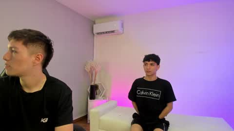 leonardfarrucknick and otis online show from April 28, 8:47 pm