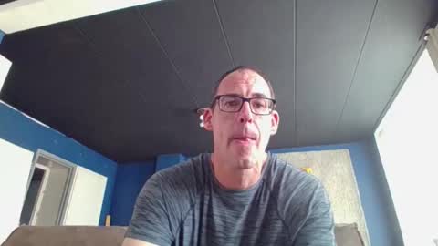 handsomeguy4ever online show from December 14, 10:53 am