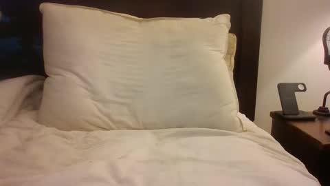 Snapshot of handsomehomebody chatting on February 16, 4:14 pm Handsome Homebody online show from February 16, 4:14 pm