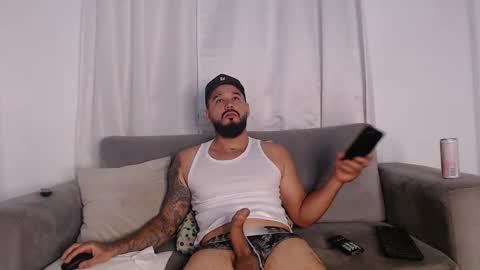 Snapshot of handsomen69 chatting on May 22, 1:57 am Handsomen online show from May 22, 1:57 am