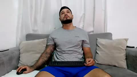 Snapshot of handsomen69 chatting on June 12, 9:19 am Handsomen online show from June 12, 9:19 am