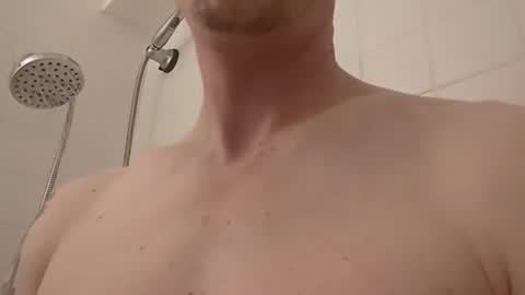 Snapshot of handsomerob42 chatting on January 11, 6:35 pm handsomerob42 online show from January 11, 6:35 pm