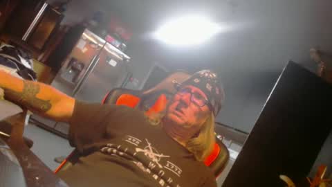 Snapshot of handyman5303 chatting on December 30, 12:20 pm Handystudman online show from December 30, 12:20 pm