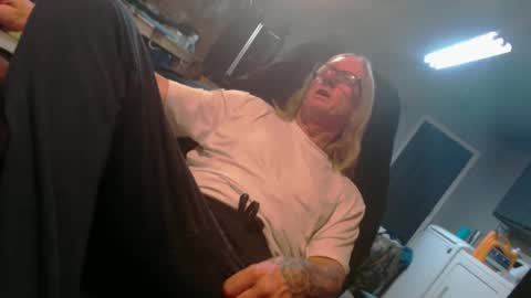 Snapshot of handyman5303 chatting on February 18, 3:53 am Handystudman online show from February 18, 3:53 am