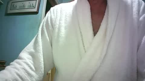 Snapshot of handymanforyou177322 chatting on April 19, 12:00 am handymanforyou177322 online show from April 19, 12:00 am