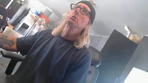 Snapshot of handystud33 chatting on May 21, 6:37 pm handystud33 online show from May 21, 6:37 pm
