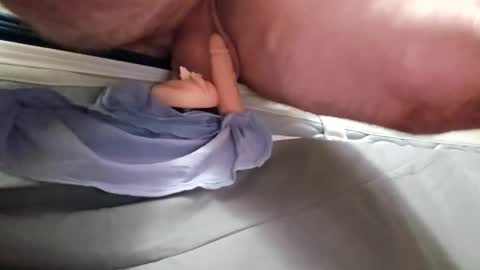 Snapshot of hanes1711 chatting on October 19, 2:07 pm hanes1711 online show from October 19, 2:07 pm