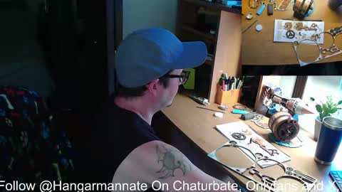 Snapshot of hangarmannate chatting on May 21, 10:28 pm Nate online show from May 21, 10:28 pm