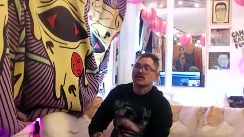 Snapshot of hankrams chatting on December 24, 8:38 pm hank rams online show from December 24, 8:38 pm