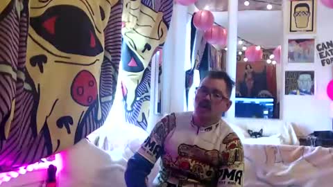 Snapshot of hankrams chatting on December 25, 5:15 pm hank rams online show from December 25, 5:15 pm