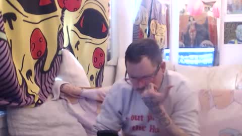 hank rams online show from April 3, 6:39 pm