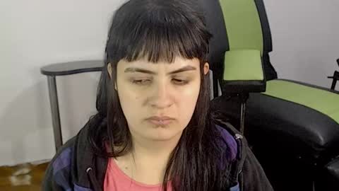 Snapshot of hanna99moon chatting on December 10, 6:01 am JUANA online show from December 10, 6:01 am