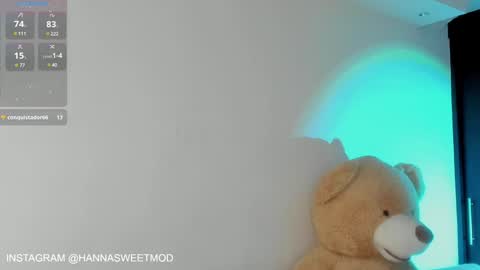 Snapshot of hanna_1sweet chatting on December 21, 10:30 pm hanna online show from December 21, 10:30 pm