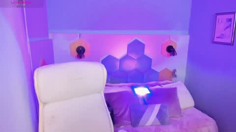 hanna  online show from December 12, 10:34 am