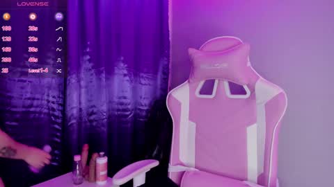 Snapshot of hanna_azumi_ chatting on January 23, 3:05 am hanna online show from January 23, 3:05 am