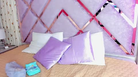 Snapshot of hanna_azumi_ chatting on February 26, 1:43 am hanna online show from February 26, 1:43 am