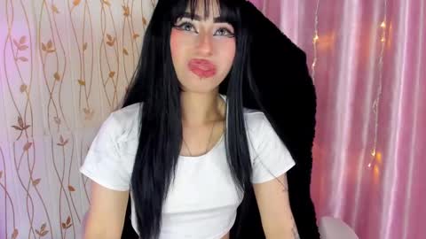 Snapshot of hanna_azumi_ chatting on February 27, 9:11 am hanna online show from February 27, 9:11 am