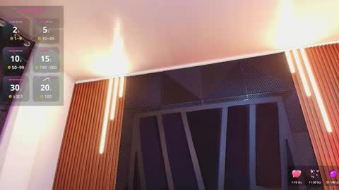 HANNA BECKER online show from March 10, 11:15 am