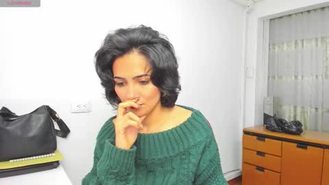 Sara online show from October 27, 6:45 pm