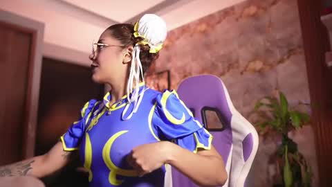 HANNA  online show from October 26, 1:33 am