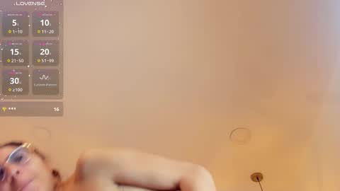 HANNA online show from November 12, 1:55 pm