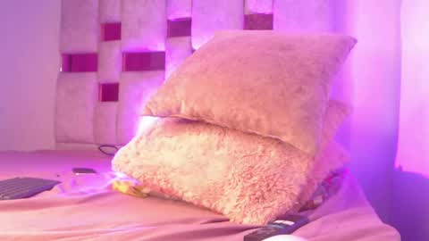 H A N A FOXX online show from April 24, 2:58 am