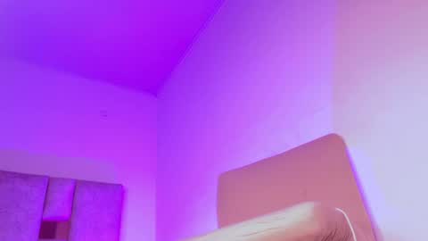H A N A FOXX online show from April 25, 3:09 am