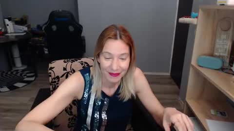 hanna_ha online show from March 6, 8:05 pm