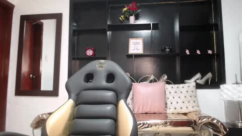 hanna_lamber online show from January 21, 11:02 pm