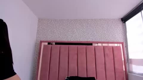  H A N N A  online show from November 6, 7:59 pm