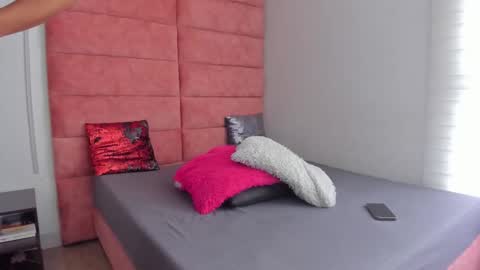 Hanna lens online show from November 26, 6:31 pm