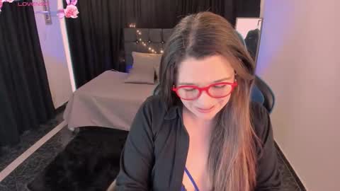 hanna_ma online show from November 5, 3:45 pm