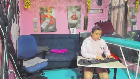 Snapshot of hanna_mature01 chatting on May 27, 12:02 pm Hanna online show from May 27, 12:02 pm