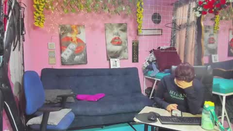 Snapshot of hanna_mature01 chatting on May 28, 12:13 pm Hanna online show from May 28, 12:13 pm