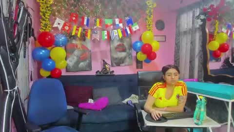 Snapshot of hanna_mature01 chatting on June 17, 12:07 pm Hanna online show from June 17, 12:07 pm