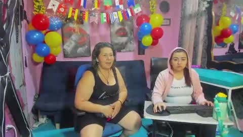 Snapshot of hanna_mature01 chatting on June 19, 12:20 pm Hanna online show from June 19, 12:20 pm