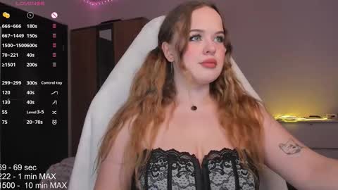 hanna montanas online show from October 31, 8:43 pm