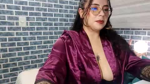 Snapshot of hanna_moons chatting on March 31, 2:13 am hanna_moons online show from March 31, 2:13 am