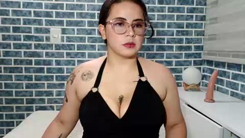 Snapshot of hanna_moons chatting on June 12, 3:05 am hanna_moons online show from June 12, 3:05 am