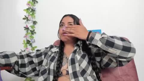 Snapshot of hanna_moore1 chatting on February 13, 10:54 pm Camila online show from February 13, 10:54 pm