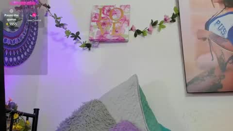 Snapshot of hanna_moore10 chatting on April 23, 10:45 pm Hanna online show from April 23, 10:45 pm