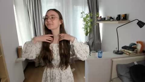 Snapshot of hanna_mora chatting on March 23, 8:40 am Nicole online show from March 23, 8:40 am