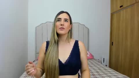 Snapshot of hannaa86 chatting on January 5, 8:42 pm Hanna online show from January 5, 8:42 pm