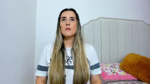 Snapshot of hannaa86 chatting on February 9, 1:33 am Hanna online show from February 9, 1:33 am