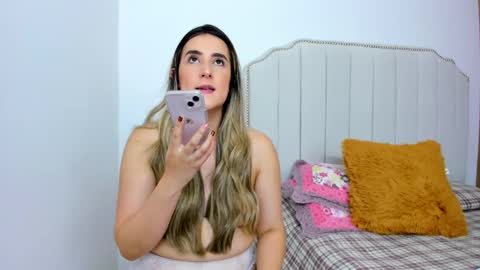 Snapshot of hannaa86 chatting on February 9, 7:52 pm Hanna online show from February 9, 7:52 pm