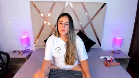 Snapshot of hannaa86 chatting on October 4, 8:07 pm Hanna online show from October 4, 8:07 pm