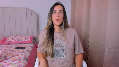 Snapshot of hannaa86 chatting on October 7, 9:01 pm Hanna online show from October 7, 9:01 pm