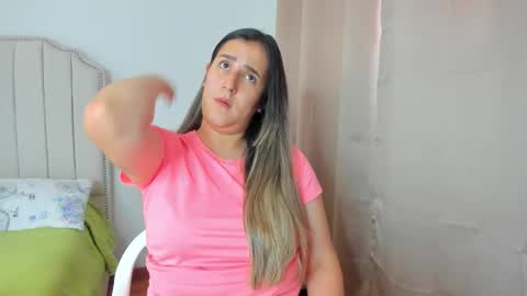 Snapshot of hannaa86 chatting on November 12, 7:57 pm Hanna online show from November 12, 7:57 pm